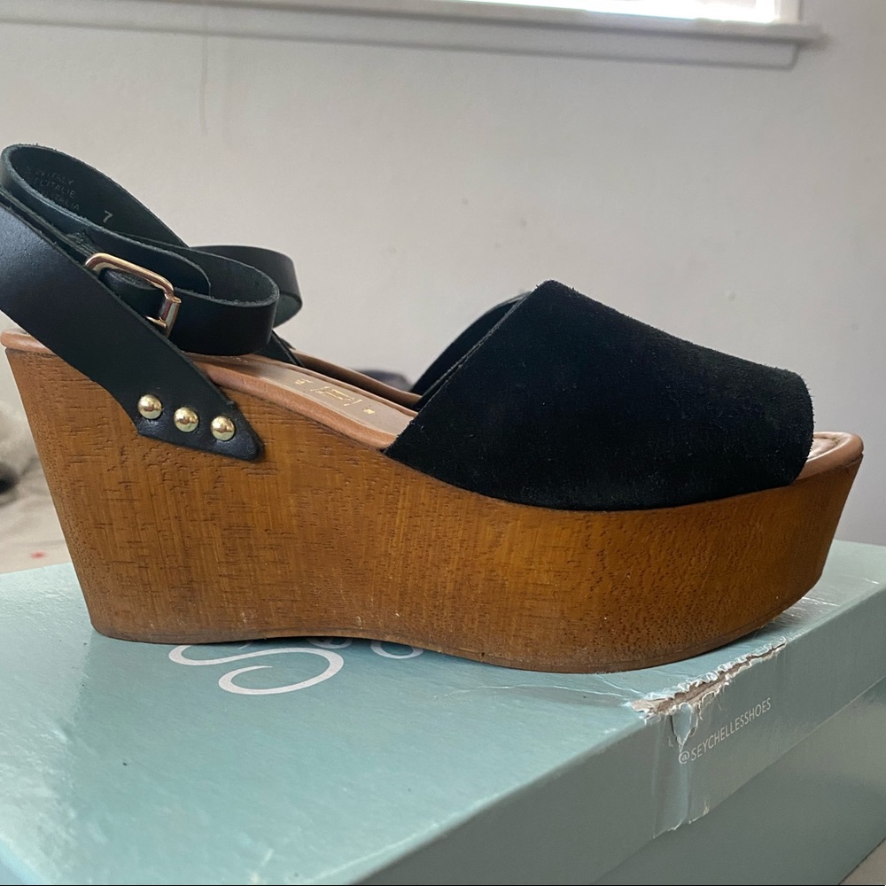 Platform wedge pump